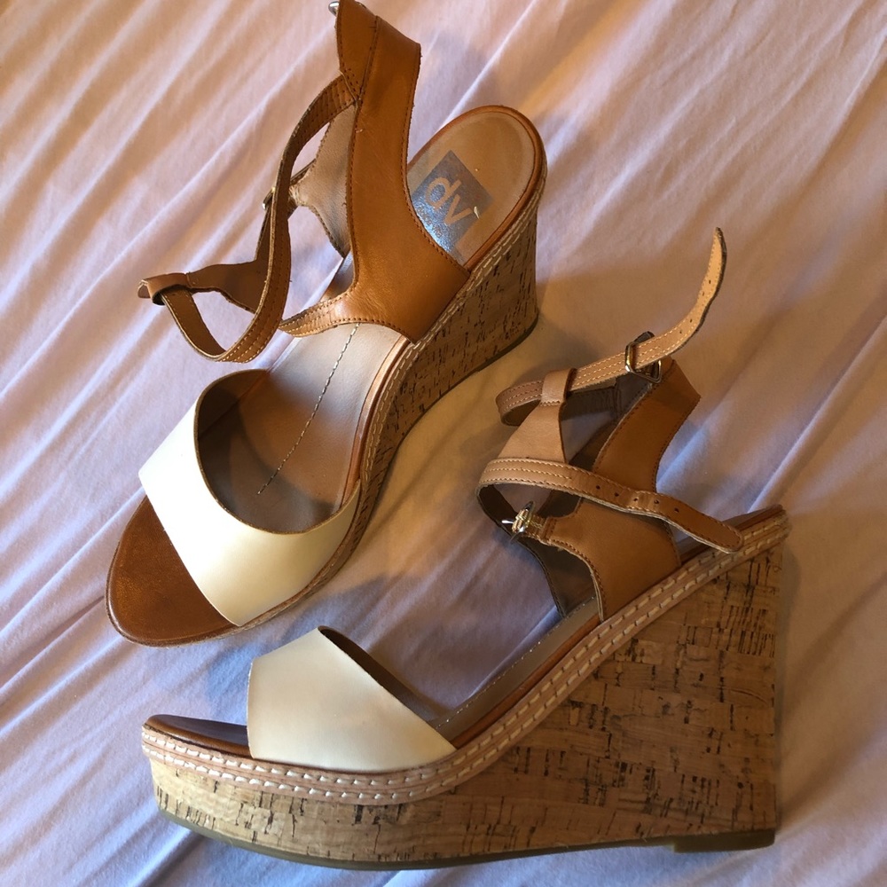 DOLCE VITA Wedges💕